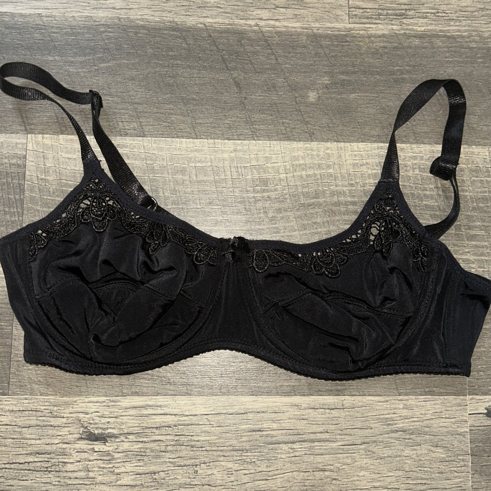 PINK Bra Size 38B Unpadded Underwired Black‎